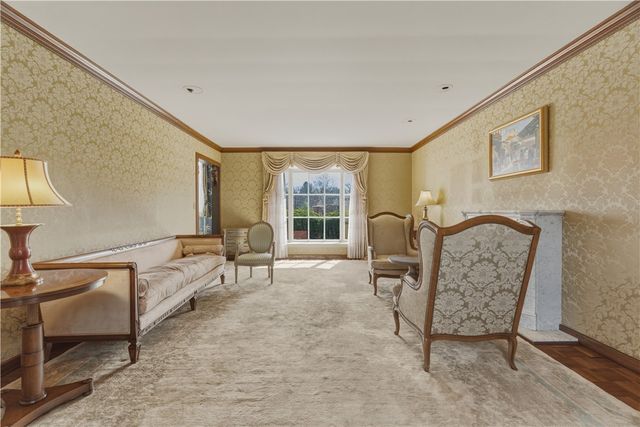 126 W Lyndhrust Drive, Point Breeze, PA 15206