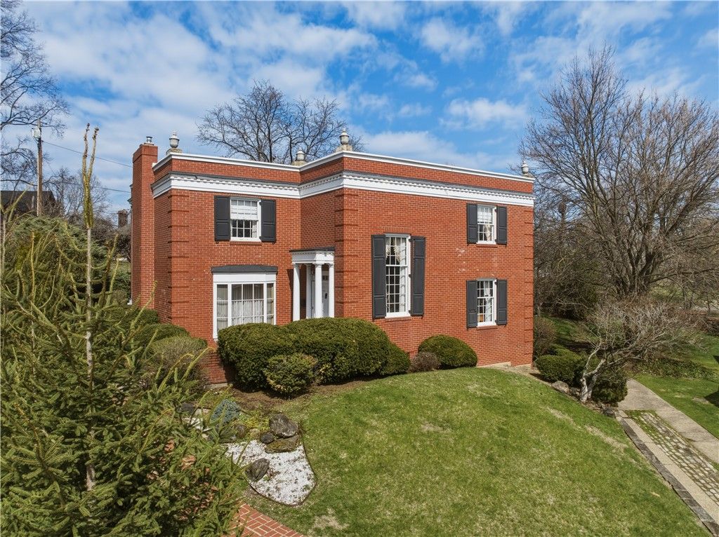 126 W Lyndhrust Drive, Point Breeze, PA 15206