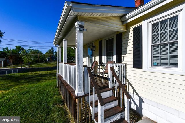 2700 OCALA AVE, District Heights, MD 20747