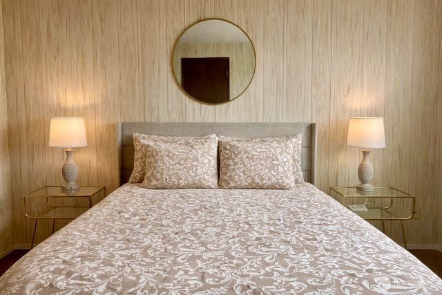 2625 W Beach Road, Oak Harbor, WA 98277