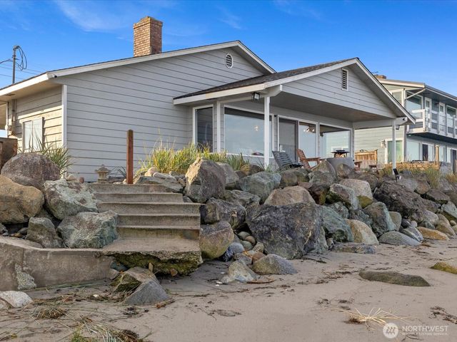 2625 W Beach Road, Oak Harbor, WA 98277