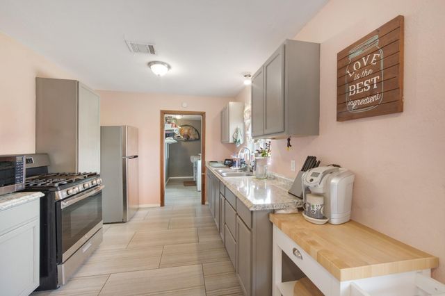 8901 Woodlyn Road, Houston, TX 77078