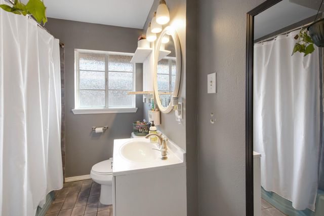 8901 Woodlyn Road, Houston, TX 77078