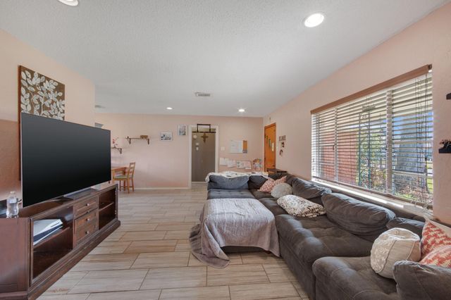 8901 Woodlyn Road, Houston, TX 77078