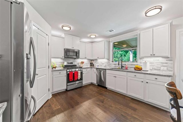 6024 Park Bay Court, Flowery Branch, GA 30542