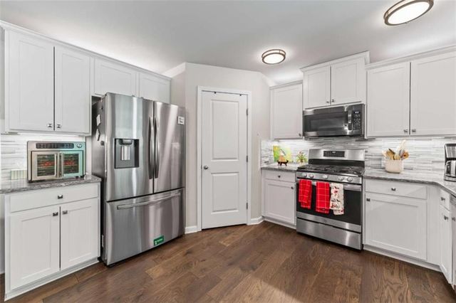 6024 Park Bay Court, Flowery Branch, GA 30542