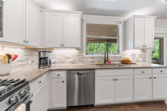 6024 Park Bay Court, Flowery Branch, GA 30542