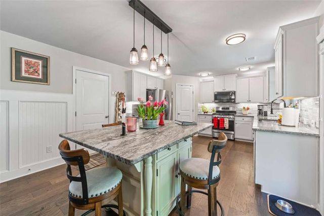 6024 Park Bay Court, Flowery Branch, GA 30542