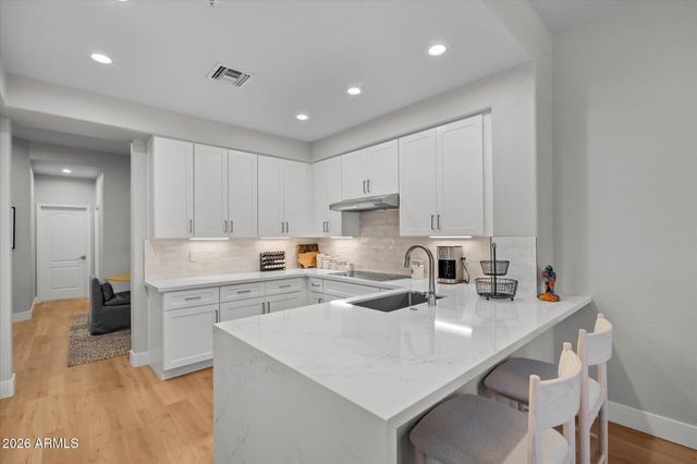 8989 N GAINEY CENTER Drive 104, Scottsdale, AZ 85258