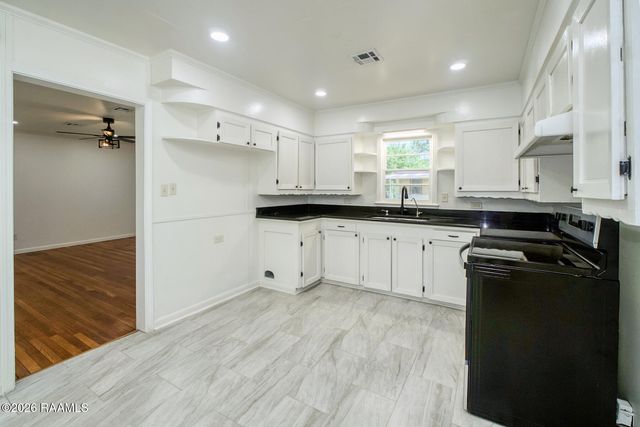404 9th Street, Breaux Bridge, LA 70517