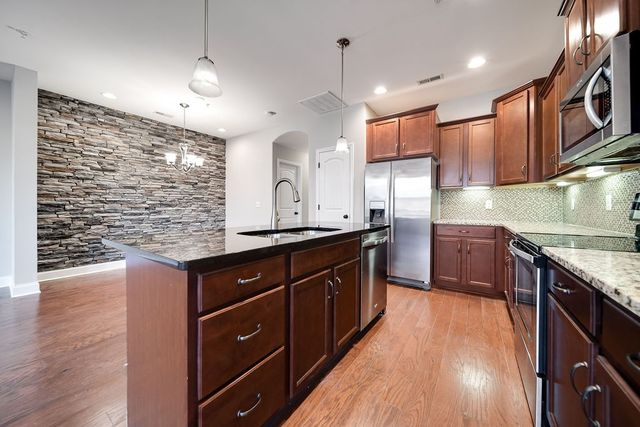 207 Bixby Private Ln, Hendersonville, TN 37075