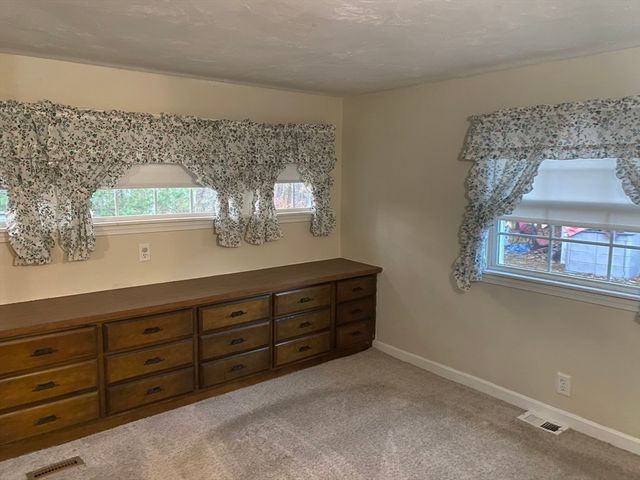 38 Danielle St, Plainville, MA 02762