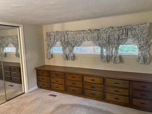 38 Danielle St, Plainville, MA 02762