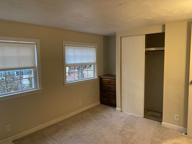 38 Danielle St, Plainville, MA 02762