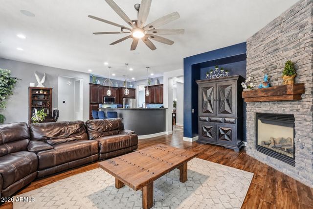 6923 S BLACK HILLS Way, Chandler, AZ 85249