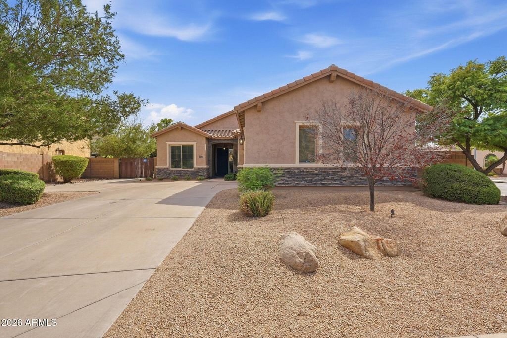 6923 S BLACK HILLS Way, Chandler, AZ 85249 — photo 2