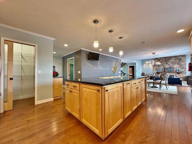 1320 11th St SW, Minot, ND 58701