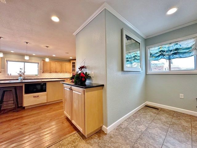 1320 11th St SW, Minot, ND 58701