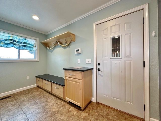 1320 11th St SW, Minot, ND 58701