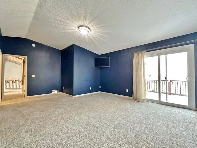 1320 11th St SW, Minot, ND 58701