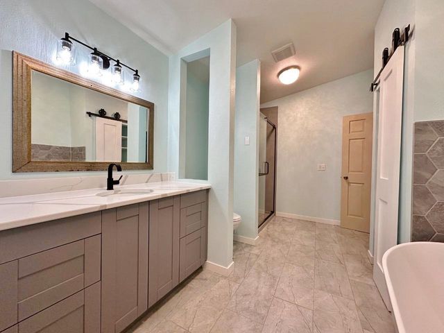 1320 11th St SW, Minot, ND 58701