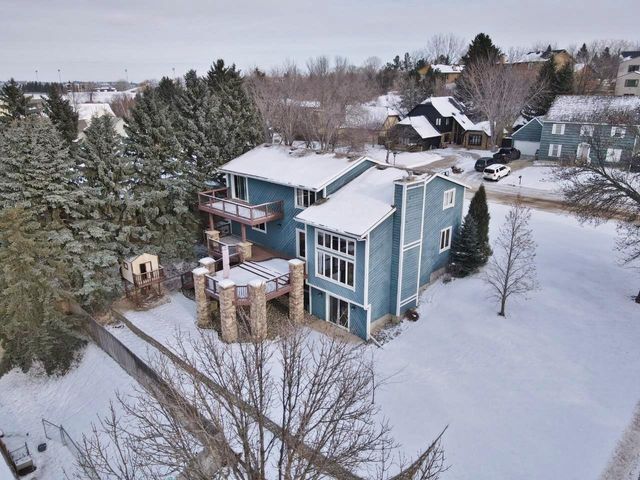 1320 11th St SW, Minot, ND 58701