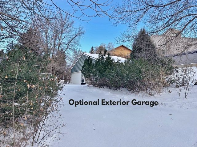 1320 11th St SW, Minot, ND 58701