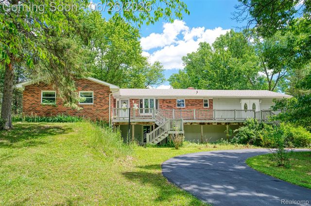 4200 Angels Pass, Putnam Township, MI 48169