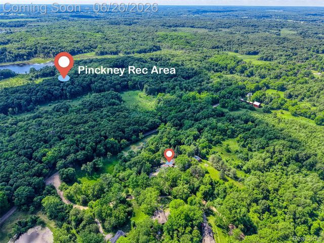 4200 Angels Pass, Putnam Township, MI 48169
