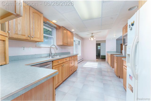 4200 Angels Pass, Putnam Township, MI 48169