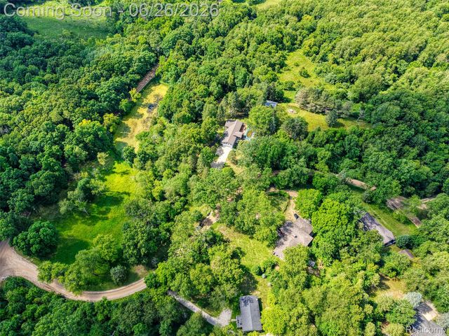 4200 Angels Pass, Putnam Township, MI 48169