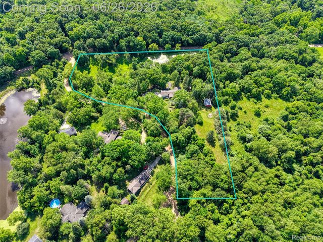 4200 Angels Pass, Putnam Township, MI 48169