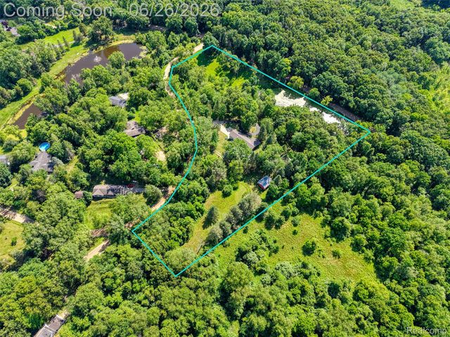 4200 Angels Pass, Putnam Township, MI 48169