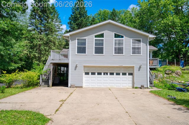 4200 Angels Pass, Putnam Township, MI 48169