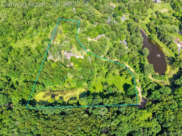 4200 Angels Pass, Putnam Township, MI 48169