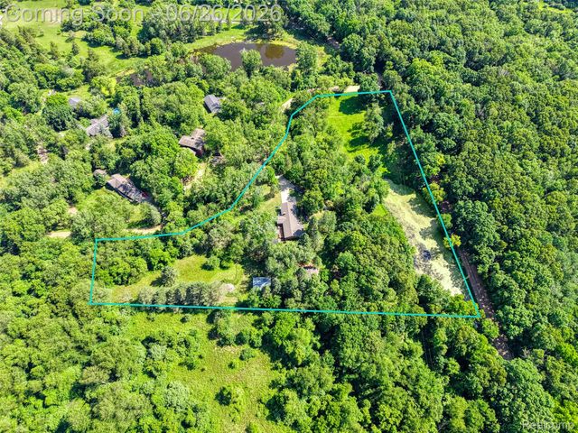 4200 Angels Pass, Putnam Township, MI 48169