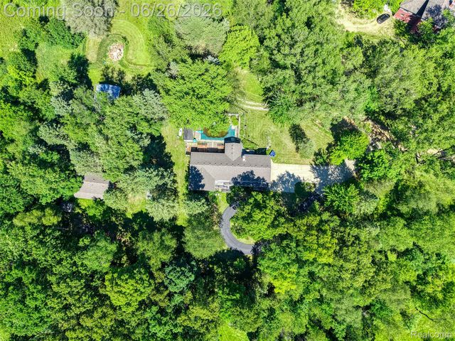 4200 Angels Pass, Putnam Township, MI 48169