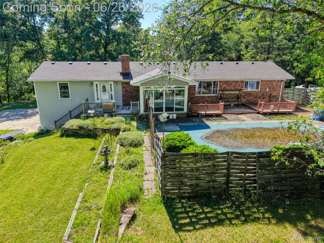 4200 Angels Pass, Putnam Township, MI 48169