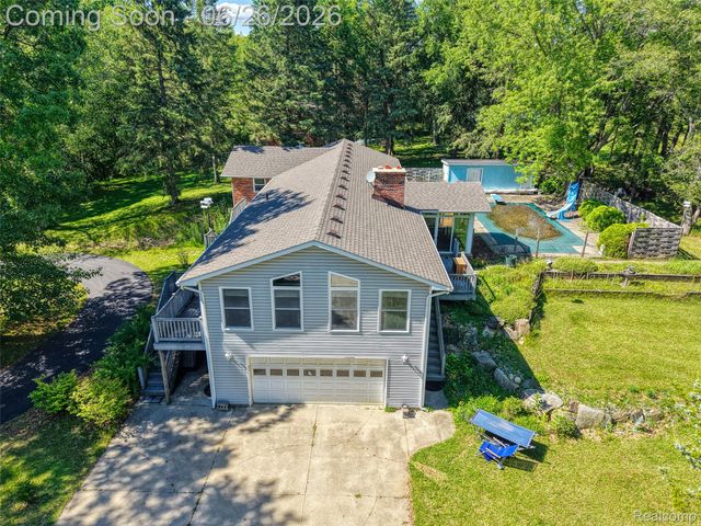 4200 Angels Pass, Putnam Township, MI 48169