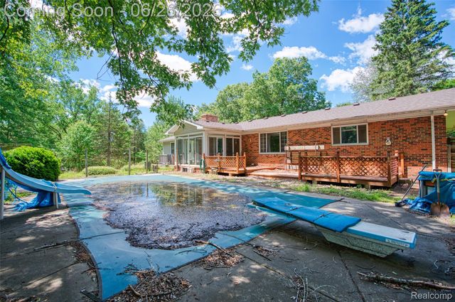 4200 Angels Pass, Putnam Township, MI 48169