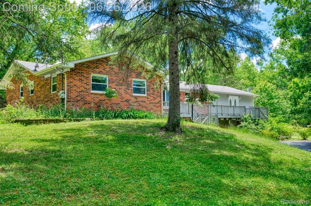 4200 Angels Pass, Putnam Township, MI 48169