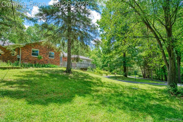 4200 Angels Pass, Putnam Township, MI 48169