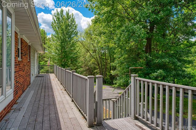 4200 Angels Pass, Putnam Township, MI 48169