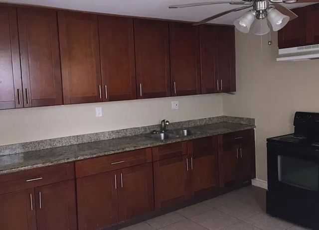 720 4th Avenue N, Texas City, TX 77590