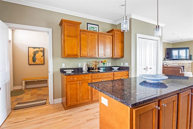 211 Garden Terrace D, Douglas, MI 49406