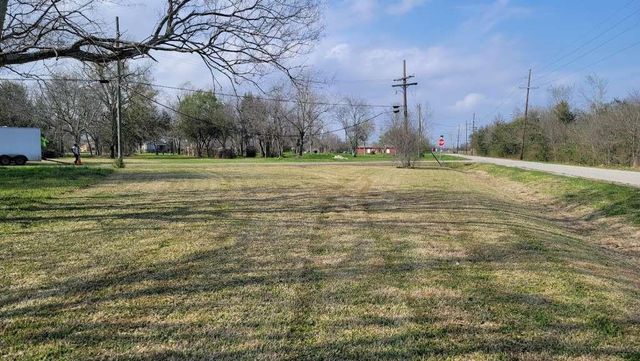 624 W 5th Street, Port Arthur, TX 77640
