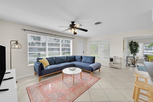 1029 SE 14th Street, Deerfield Beach, FL 33441