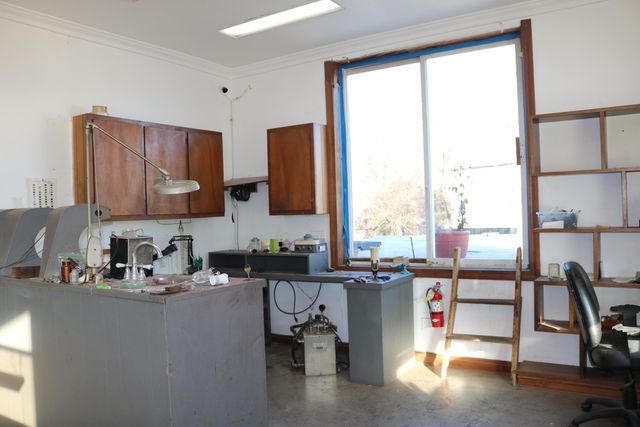 2122 South Glenstone Avenue, Springfield, MO 65804