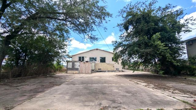 2122 South Glenstone Avenue, Springfield, MO 65804