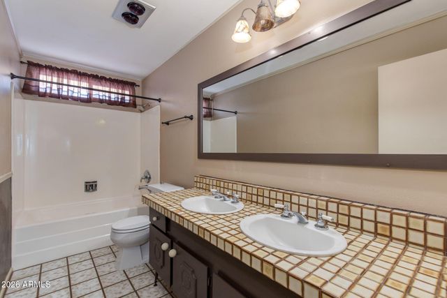 212 E MINTON Drive, Tempe, AZ 85282